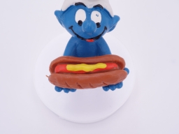 Schtroumpf avec hotdog - photo