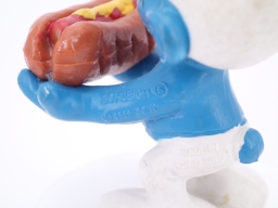 Schtroumpf avec hotdog - photo
