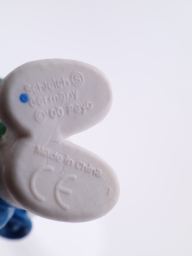 Schtroumpf avec bouquet de fleurs - photo