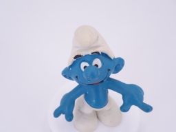 Schtroumpf montrant du doigt - photo