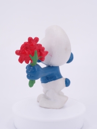 Schtroumpf amoureux avec fleurs - photo