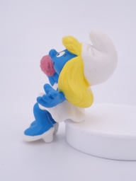 Schtroumpfette qui se maquille - photo