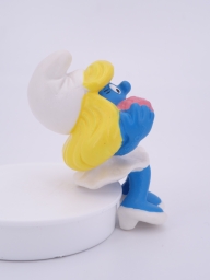 Schtroumpfette qui se maquille - photo