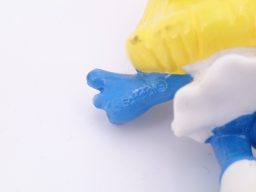 Schtroumpfette qui se maquille - photo