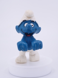 Schtroumpf avec tondeuse à gazon - photo