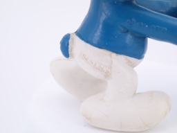 Schtroumpf avec tondeuse à gazon - photo