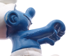 Schtroumpf avec tondeuse à gazon - photo