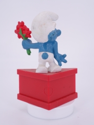 Schtroumpf amoureux avec fleurs - photo