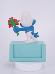 Schtroumpf amoureux avec fleurs - photo