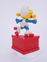 Schtroumpfette avec patins à roulettes - photo