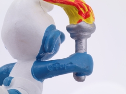 Schtroumpf olympique porteur de torche (petit) - photo