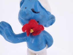 Schtroumpf avec fleur - photo