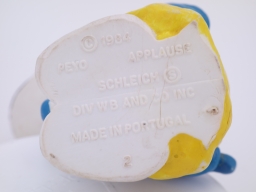 Schtroumpf avec masque de Gargamel - photo