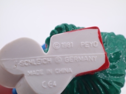 Schtroumpf avec sapin de Noël - photo