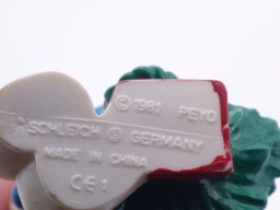 Schtroumpf avec sapin de Noël - photo