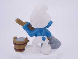 Schtroumpf avec serpillère et seau - photo