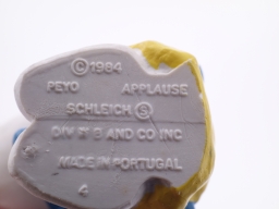 Schtroumpf avec masque de Gargamel - photo