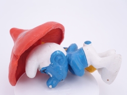 Schtroumpf avec parapluie champignon - photo