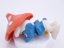 Schtroumpf avec parapluie champignon - photo