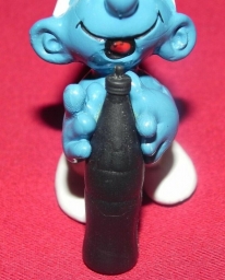 Schtroumpf assoiffé avec bouteille - photo
