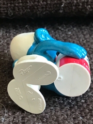 Schtroumpf avec pot de lait concentré - photo