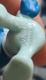 Bébé Schtroumpf avec glace - photo