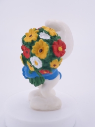 Schtroumpf avec bouquet de fleurs - photo