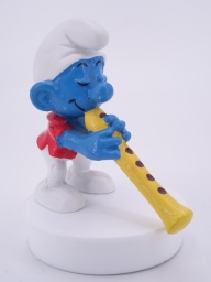 Schtroumpf avec flûte - photo