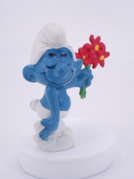 Schtroumpf amoureux avec fleurs - photo