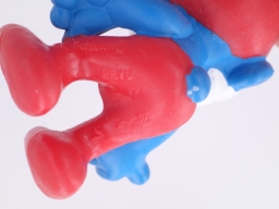 Grand Schtroumpf avec pipe et chaise - photo