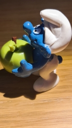 Schtroumpf avec pomme - photo