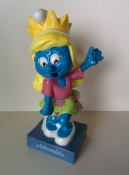 Fève géante Schtroumpfette reine - Robe verte et mauve