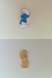 Pin's Schtroumpf timide