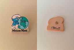 Pin's Minute Maid - Schtroumpf avec la Terre