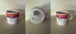 Tasse en plastique - Schtroumpf qui réalise un tag