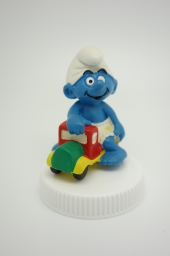 Bébé/jeune Schtroumpf sur un camion