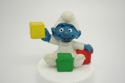 Bébé Schtroumpf avec cubes