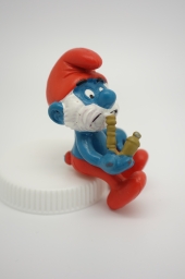 Grand Schtroumpf avec pipe et chaise