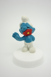 Schtroumpf avec fleur