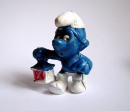 Schtroumpf avec lanterne