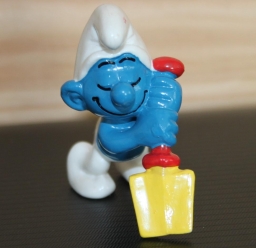 Schtroumpf endormi sur sa pelle (grand)