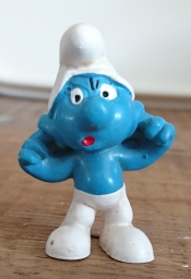 Schtroumpf se bouchant les oreilles