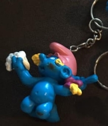 Bébé Schtroumpfette qui se lave