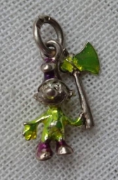 Pendentif Schtroumpf avec hache