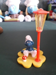 Schtroumpf assis (petit)