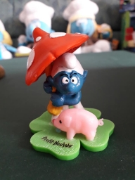 Schtroumpf avec parapluie champignon