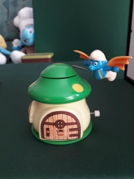 Maison verte avec Schtroumpf