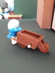Schtroumpf avec une brouette