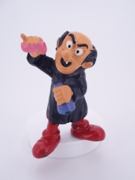 Gargamel avec fioles de laboratoires / verres