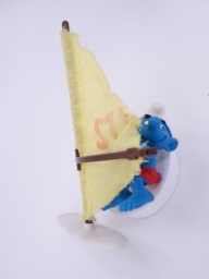 Schtroumpf sur planche à voile